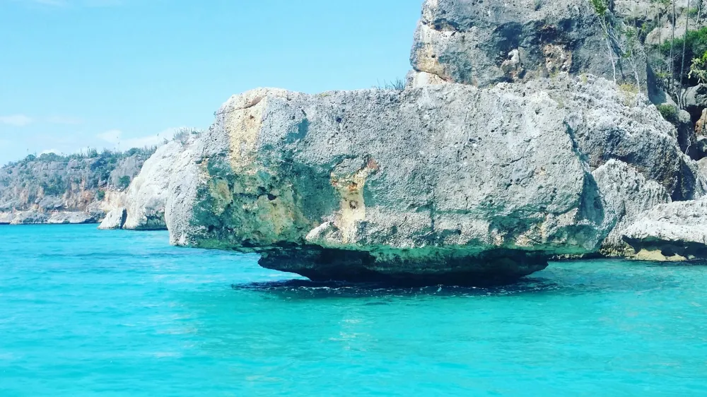 Bah&iacute;a de las &Aacute;guilas, Barahona